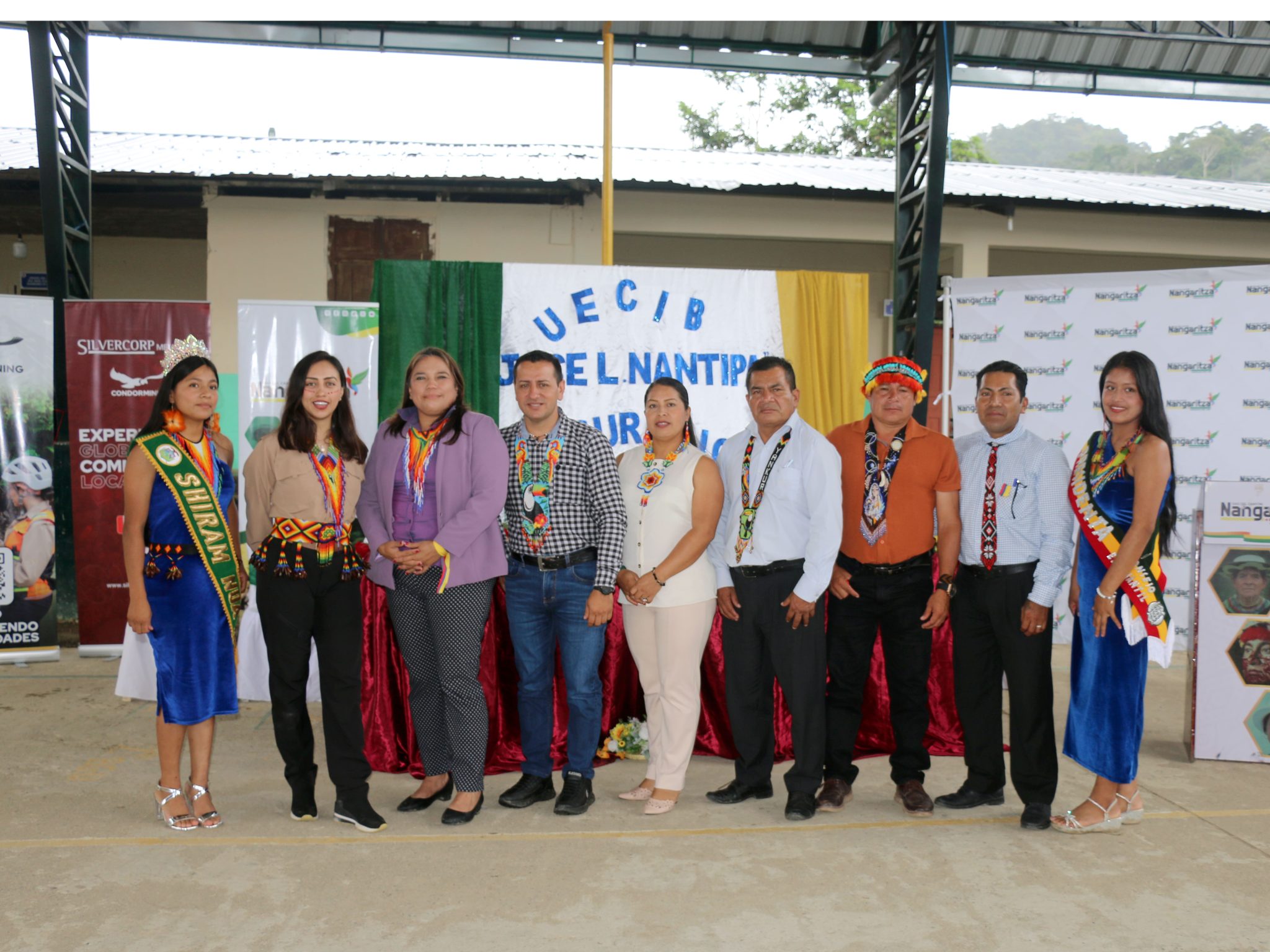 Mesa de trabajo 1-18