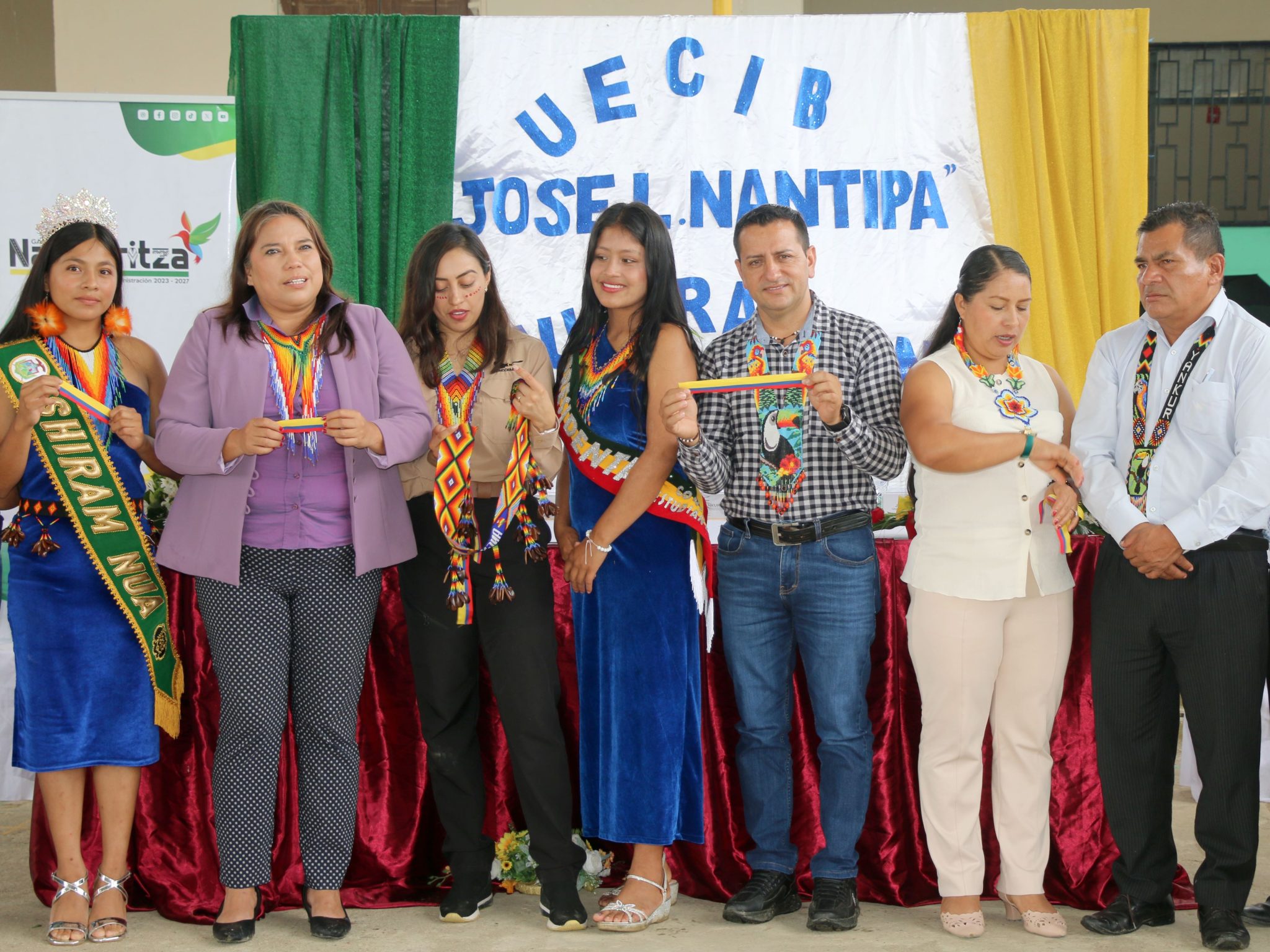 Mesa de trabajo 1-18