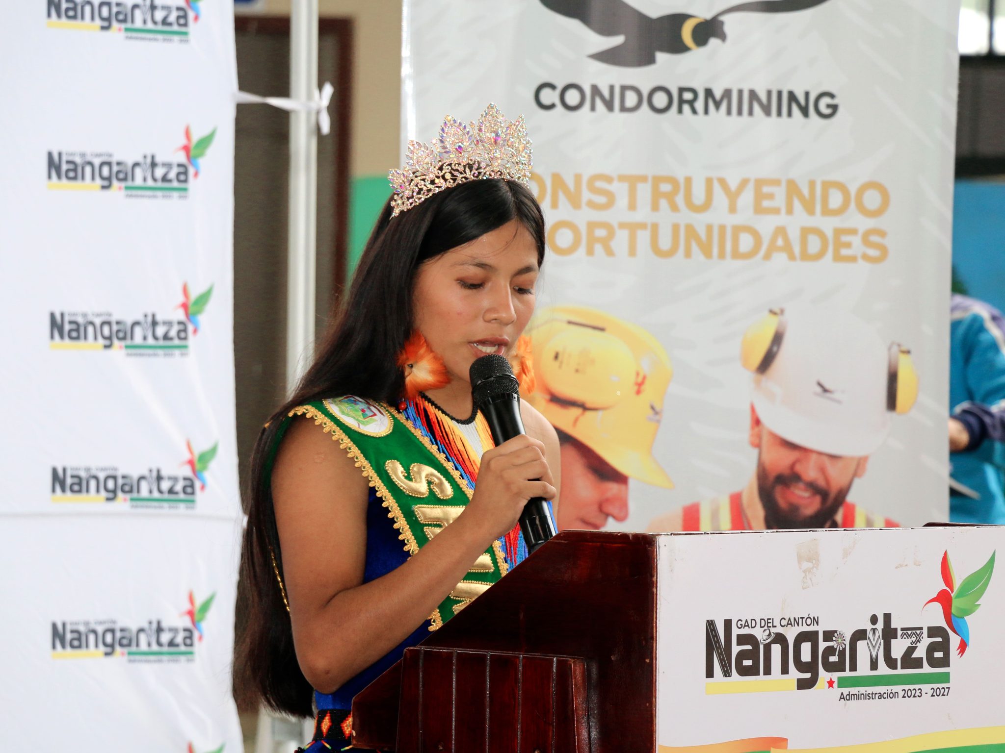 Mesa de trabajo 1-22