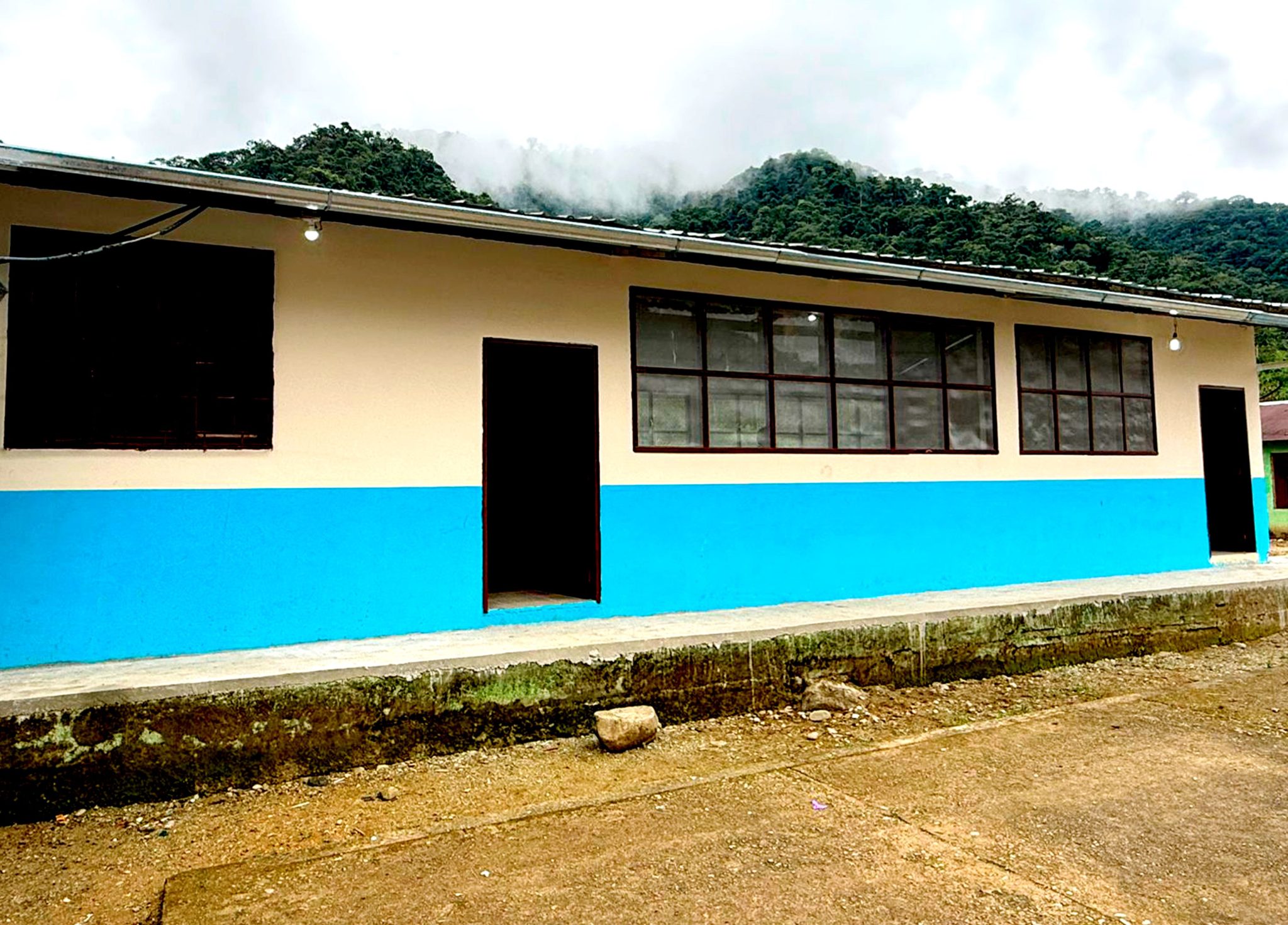 Mesa de trabajo 1-27