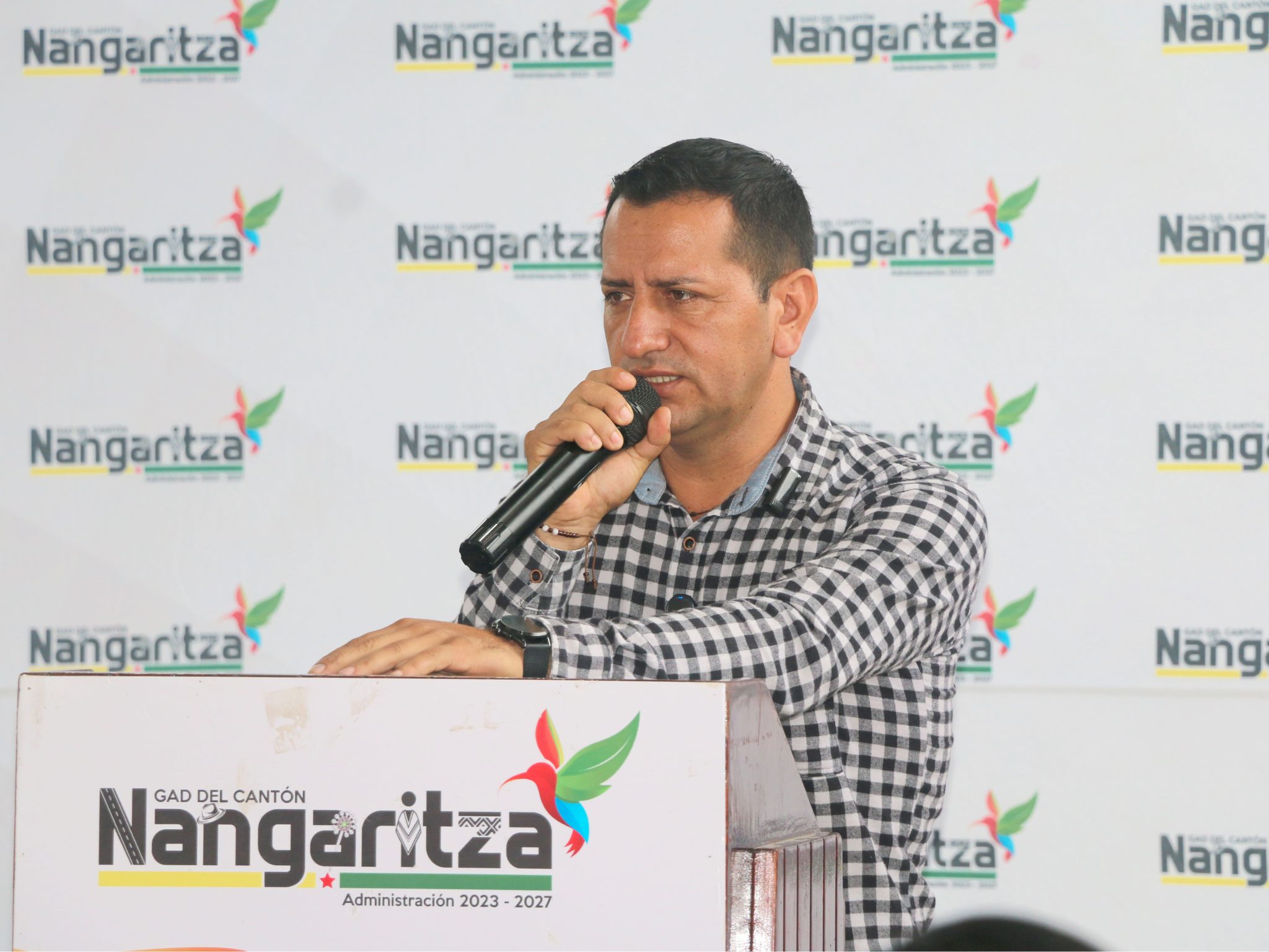 Mesa de trabajo 1-31